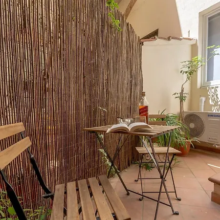 Appartement Ground Floor With Patio-ghibellina 65