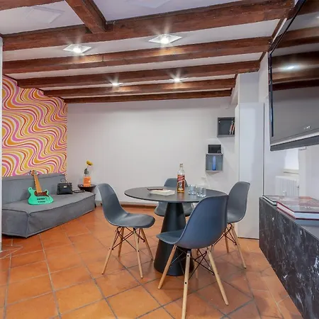 Apartment Ground Floor With Patio-ghibellina 65
