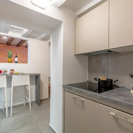 Apartment Ground Floor With Patio-ghibellina 65