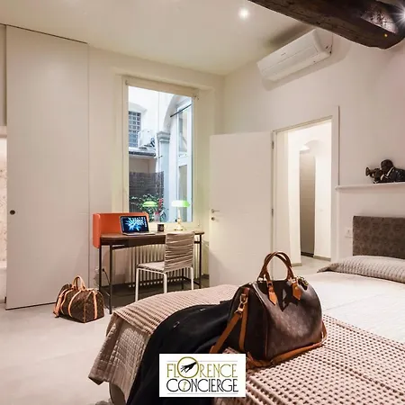 Apartment Ground Floor With Patio-ghibellina 65