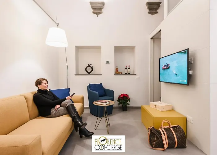 Ground Floor With Patio-ghibellina 65 شقة *